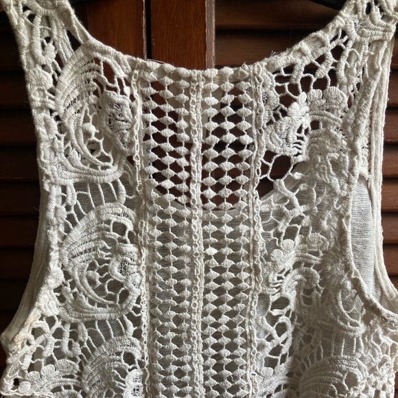 Mossimo Supply Co. Lace Back Crochet Open Back White Tank Top - Picture 6 of 8